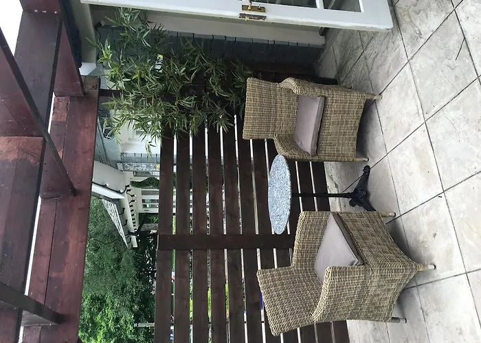 The Little At جراسمير