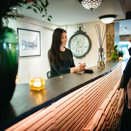 Hotel The Little At 3*